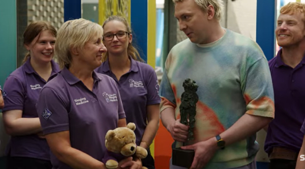 Nurse Who Sings To Children Wins Unsung Hero Award