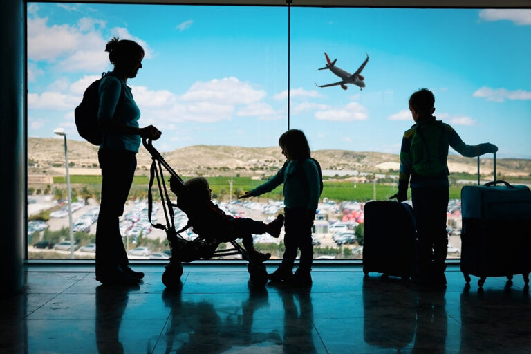 Flying During the Holidays? How to Get the Best Deal for Your Family