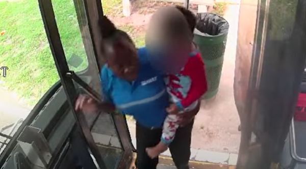 and#039;My Heart Just Droppedand#039;: Tampa Bus Driver Saves Wandering Child