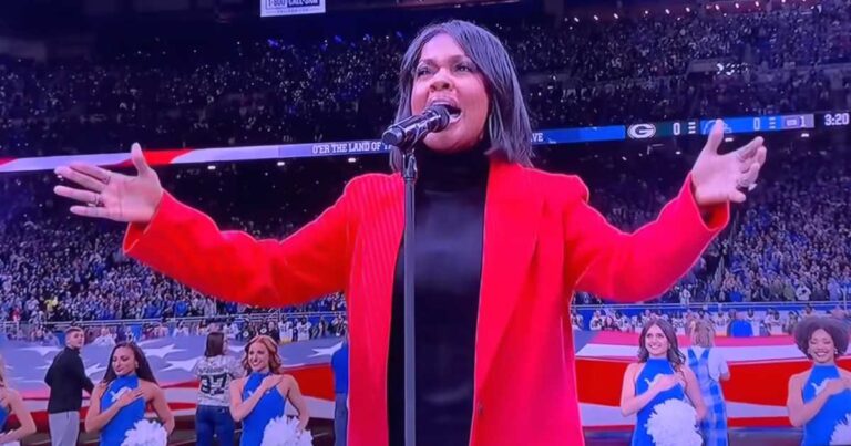 cece winans singing national anthem