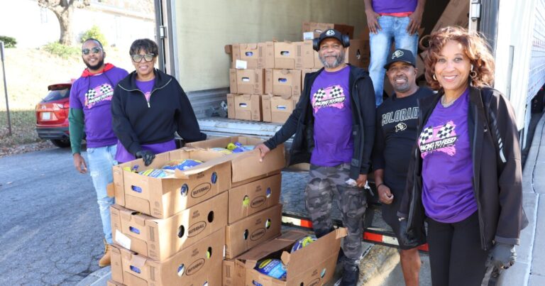 Mapp with community members