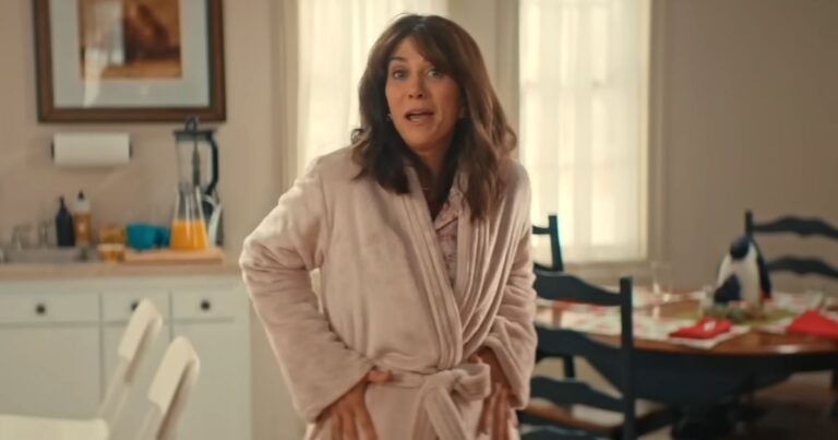 snl christmas skit mom robe
