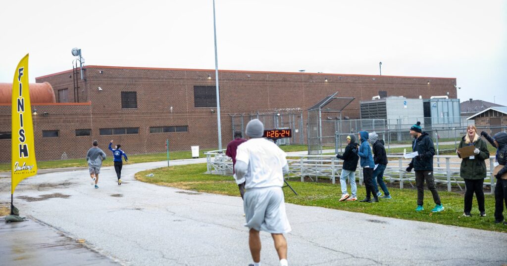 'A band of brothers': How a running club at an Omaha prison taught perseverance, connection from the inside-out