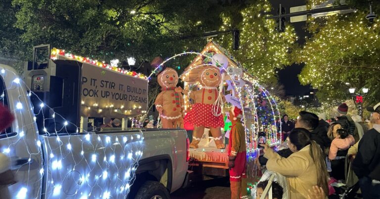 PHOTO GALLERY: DOWNTOWN PARADE OF LIGHTS