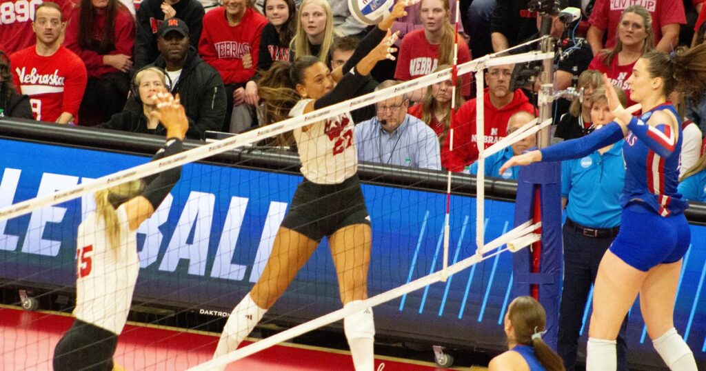 Nebraska sweeps Kansas, heads to Elite Eight