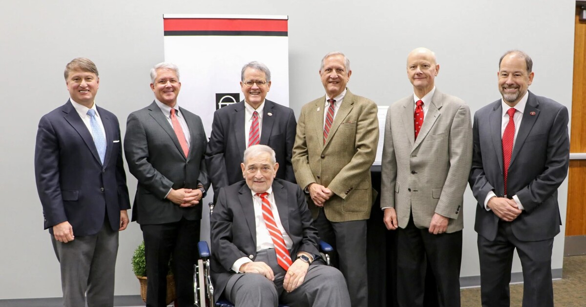 T. Rogers Wade Awarded 2025 Dooley Friends of UGA Libraries Honor ...