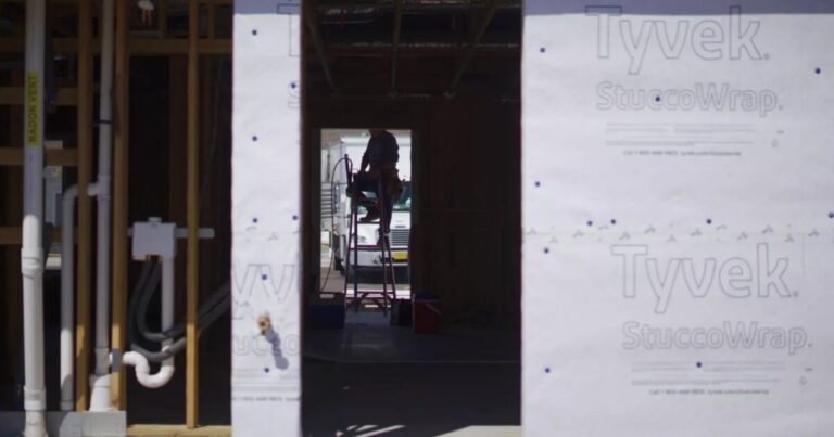 Falta de infraestructura es un obstáculo para la vivienda en muchas comunidades tribales