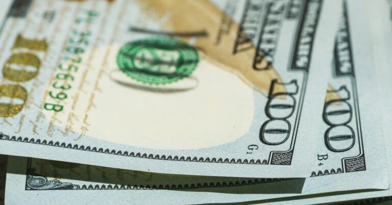 Breaking down campaign donations to the Athens mayoral race in two graphics