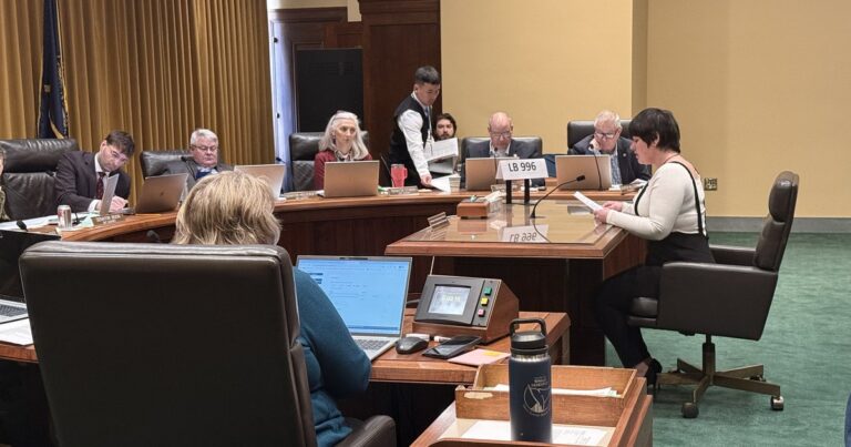 Bill would prevent shackling of Nebraska juvenile offenders