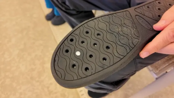 Pennsylvania Man Finds Neighbor's Lost Family Diamond While On Vacation In Florida