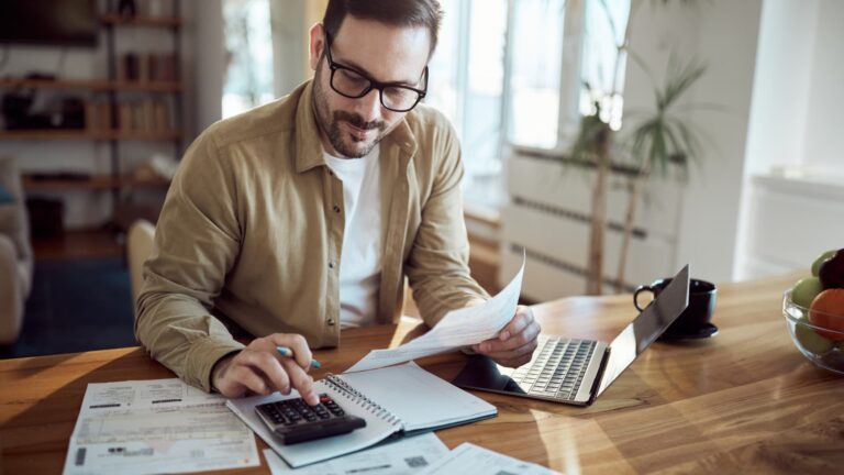 Tax experts urge caution when using AI chatbots for returns in 2026