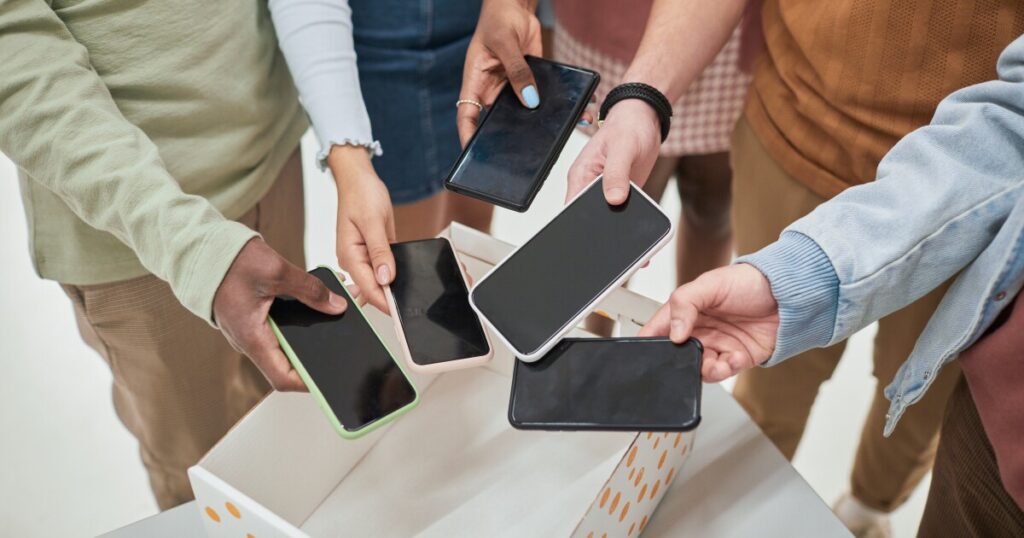 Senate approves cell phone ban in Georgia high schools