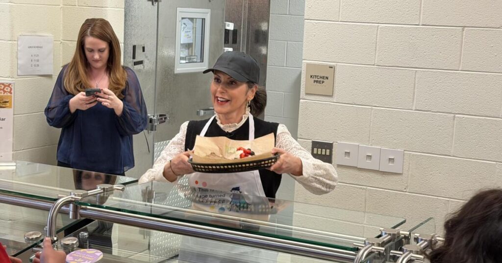 Whitmer campaigns to continue free school meals