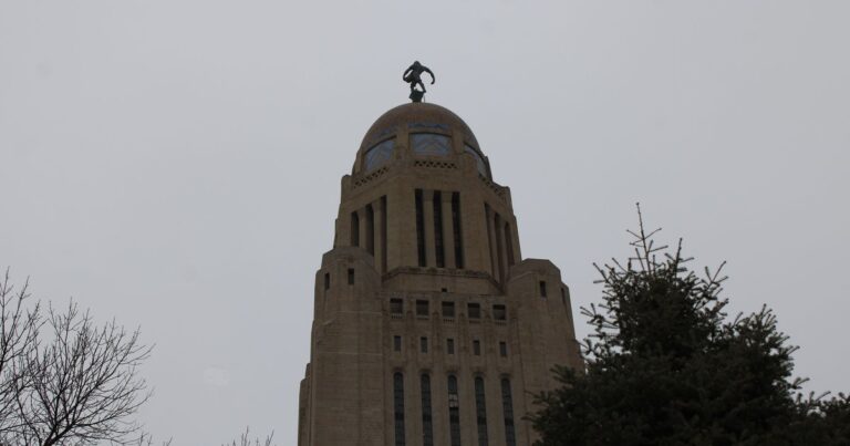 Senators prepare for budget debate with differing approaches