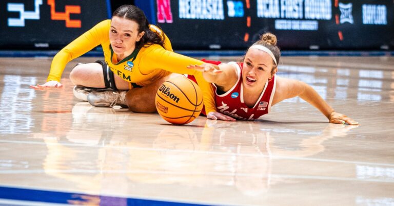 Nebraska women blow 4th-quarter lead, fall to Baylor at NCAA tournament