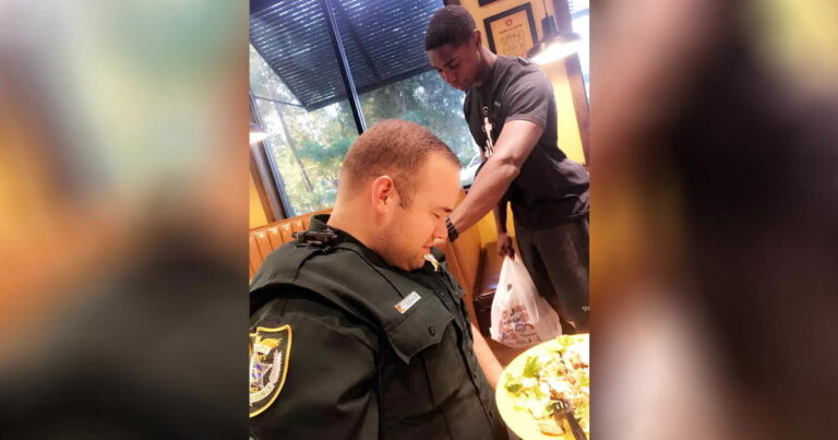 Young Man Prays Over Police Officer In Restaurant And Renews His Faith