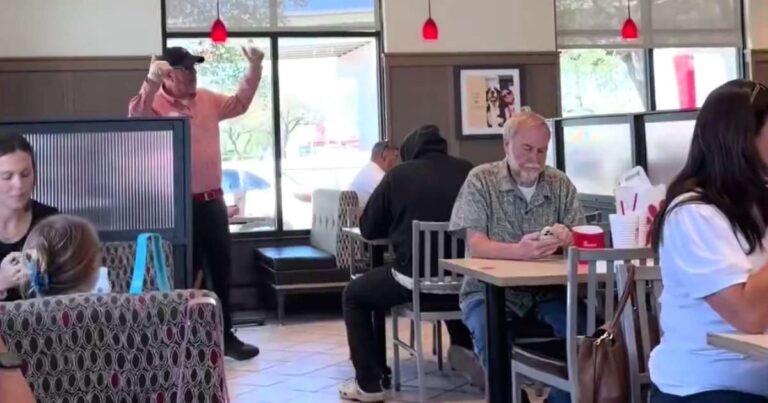 chick-fil-a-manager-praying-over-customers