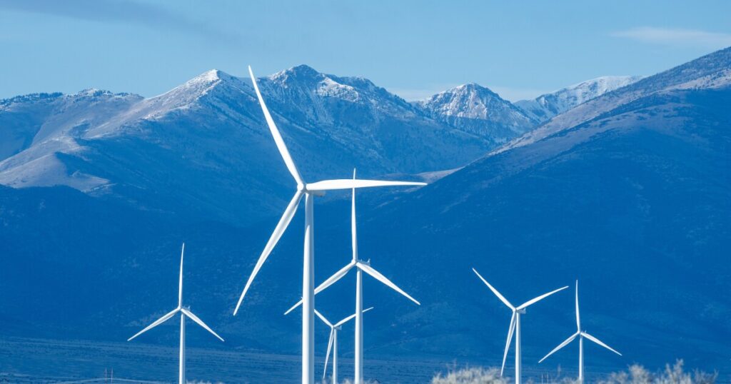 Bar chart showing U.S. electricity generation from wind and solar increasing steadily from 2016 to 2025, with wind consistently higher but solar growing rapidly over time.