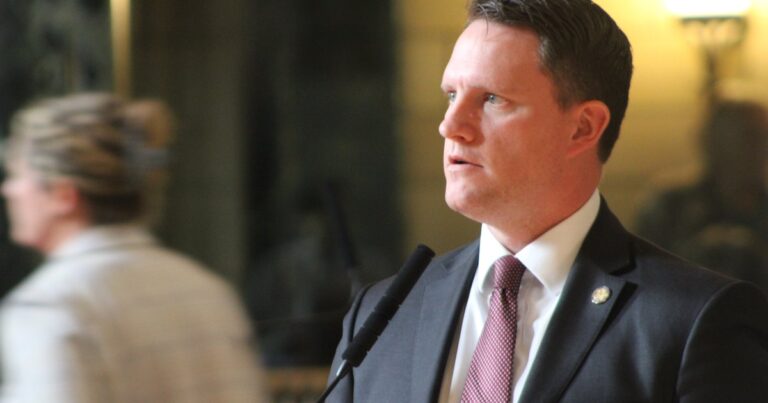 Nebraska lawmakers advance bill prohibiting weapons in the Capitol