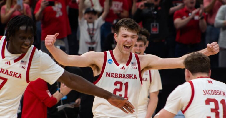 Husker men’s basketball standout Pryce Sandfort announces return