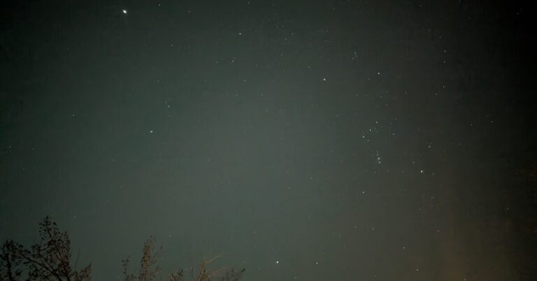 A Map that displays the light pollution all over North America, Nevada has some of the largest dark areas