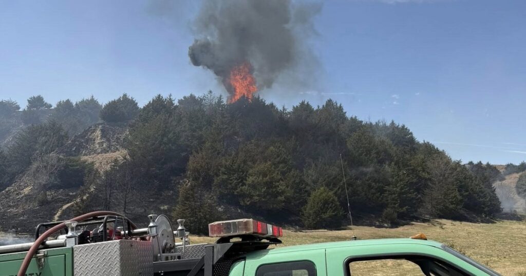 Pressey Fire burning 9,000 acres near Broken Bow with no containment