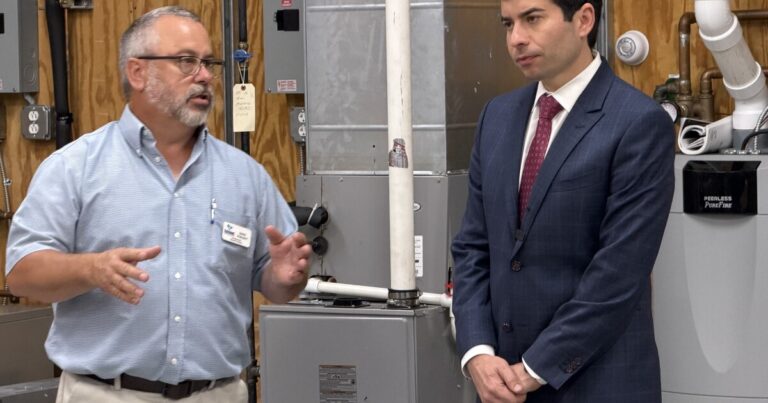 Top U.S. labor official visits LCCC and touts private sector job growth under Trump