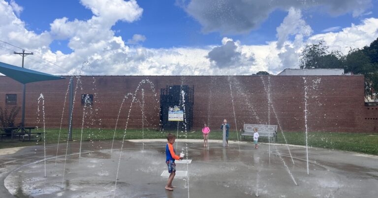 As heat wave moves in, experts say climate change plays a big part