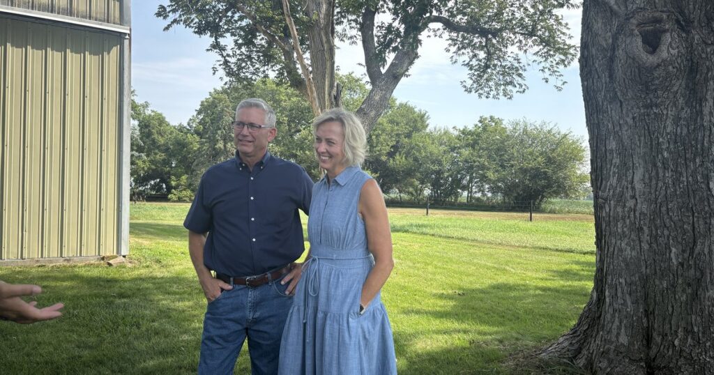 Nebraska Democratic gubernatorial candidate Lynne Walz announces running mate