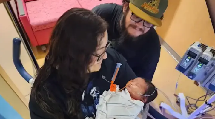 Post Office Worker Saves 8-Month-Old Baby After She Suddenly Stops Breathing