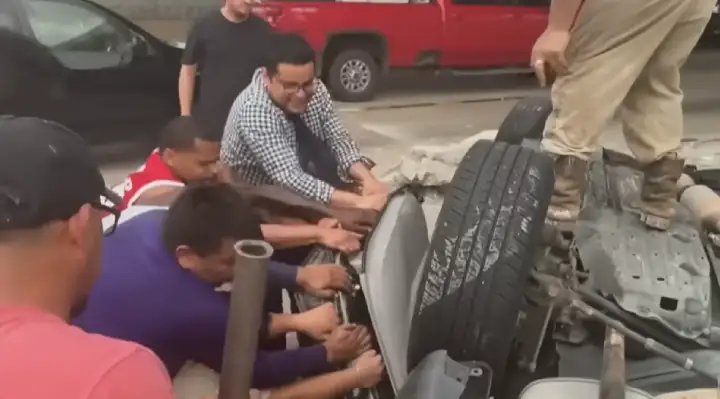 Strangers Unite to Save 3 Women Trapped in Overturned Car After It Falls Off Overpass