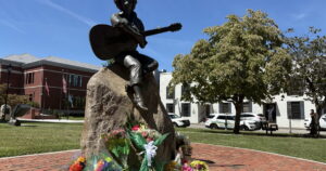 After Dolly Parton’s death, her hometown mourns