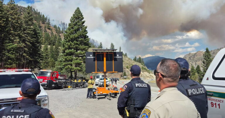 Floriston Fire north of Lake Tahoe closes I-80 near Reno, prompts evacuation warnings
