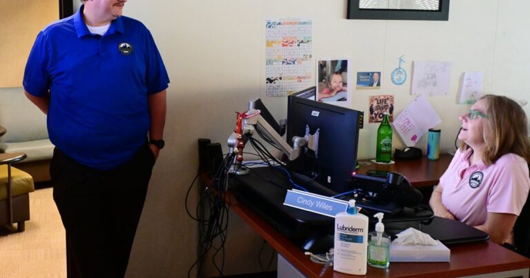 Thousands of reports and a five-person team: Here’s how the Omaha Mayor’s Hotline operates