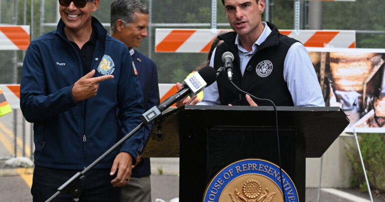 In local visit, U.S. transportation secretary deflects question on Scranton to NYC passenger train