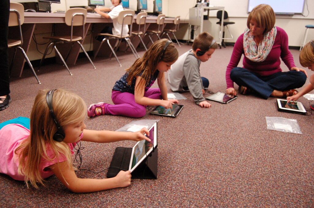 Legislation proposes screen-free Wisconsin classrooms until 3rd grade
