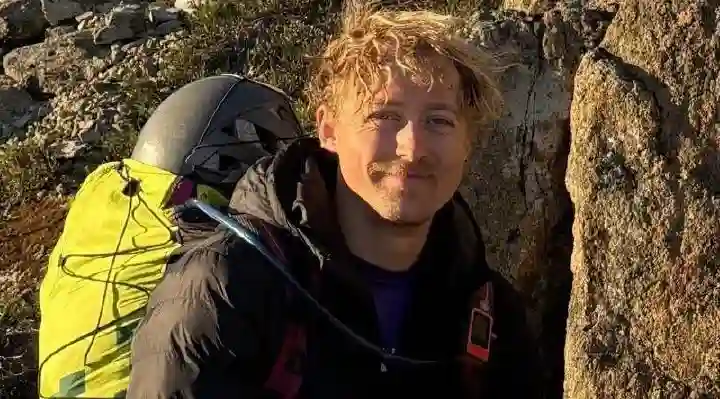 24-Year-Old Man Climbs Mountain Without Gear To Rescue 75-Year-Old Man