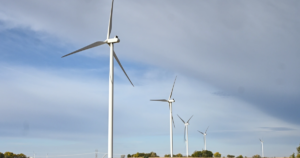 Rural areas reap economic benefits from wind and solar projects, new Midwest study finds