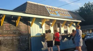 Ice Cream Shop Goes Viral After Owner Defends Teen Employees